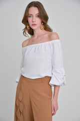 Blusa off shoulder en popelina manga con charretera
