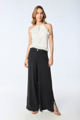 Blusa tiras en satin escote gota con golas