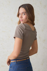 Camiseta manga corta escote v en rib