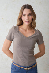 Camiseta manga corta escote v en rib