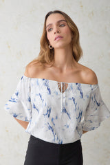 Blusa off shoulder en seda marmolada