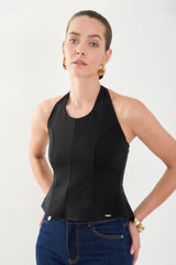 Blusa halter en punto con corte nezga