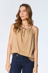 Blusa halter con herraje zamak en rayon