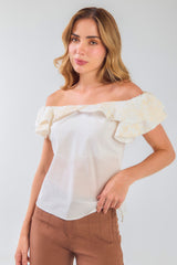 Blusa off shoulder bordada