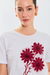 Tee shirt manga corta bordada con flor 3d