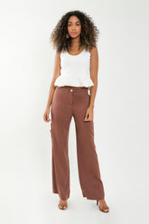 Pantalón palazzo bolsillos parche y cargo en rayon