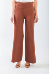 Pantalón flare con pretina resortada