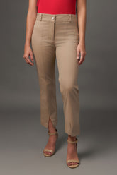 Pantalón Cropped en Algodón con Corte Frontal