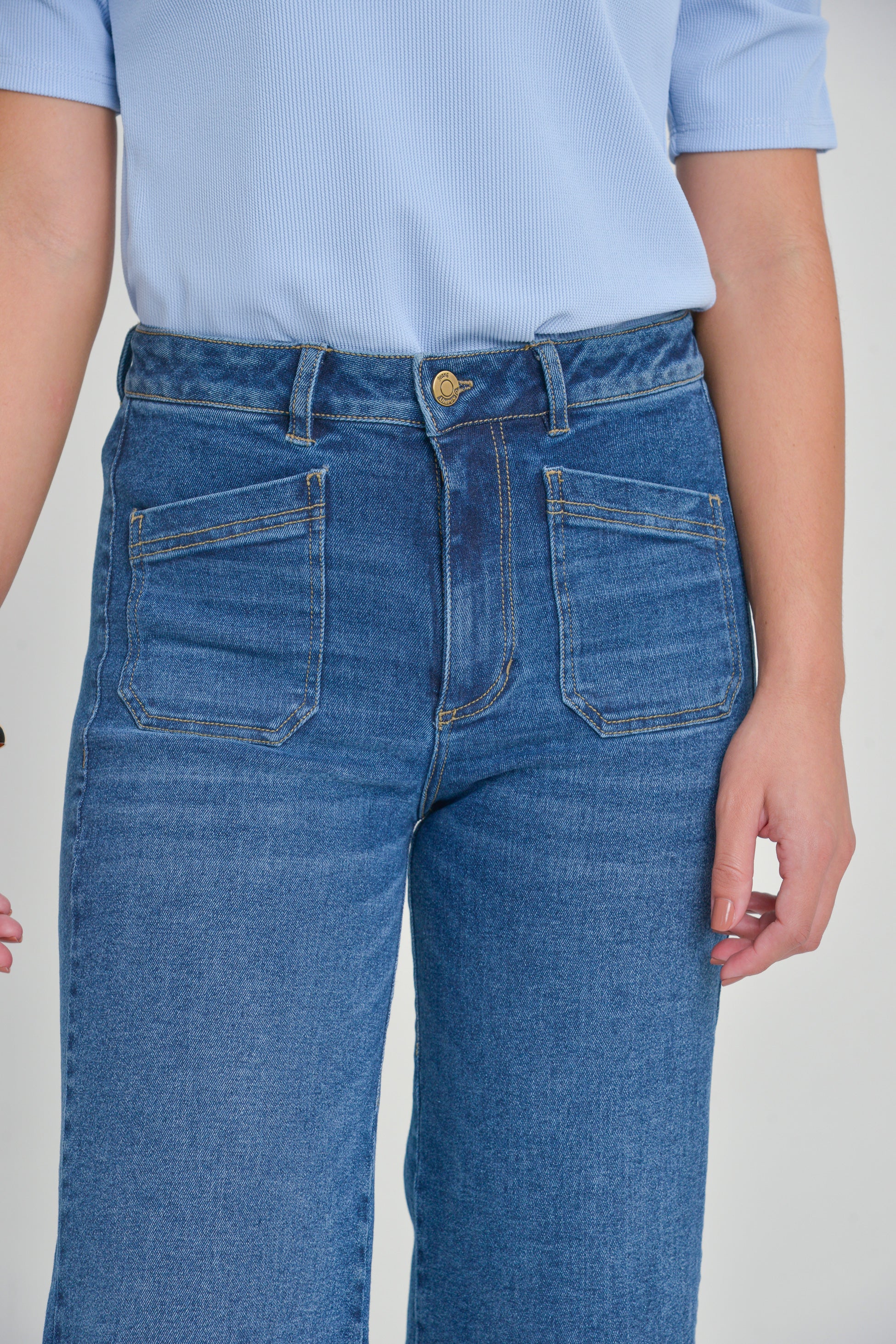 Jean culotte bolsillos parche delantero