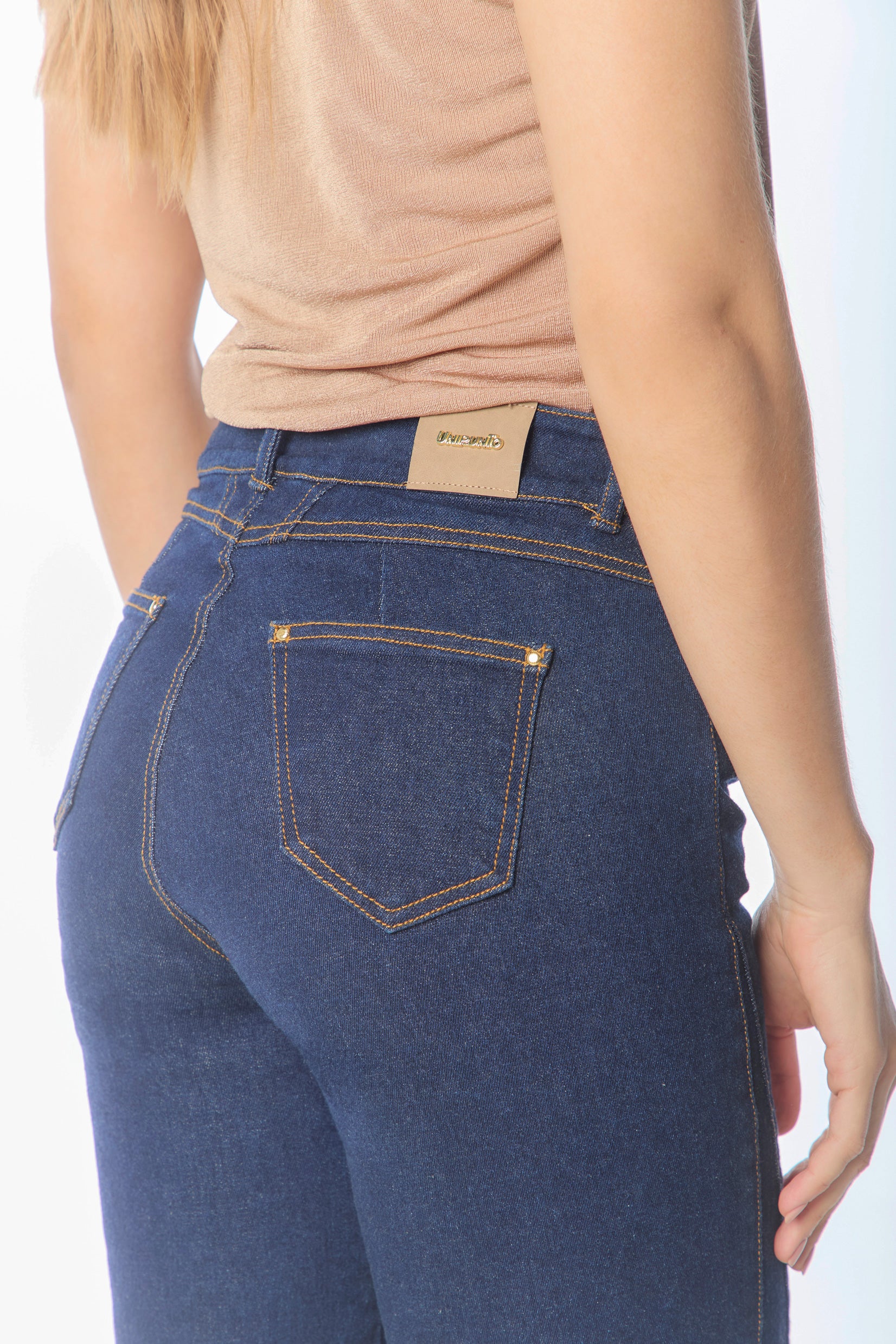 Jean wide leg con vena en tono oscuro