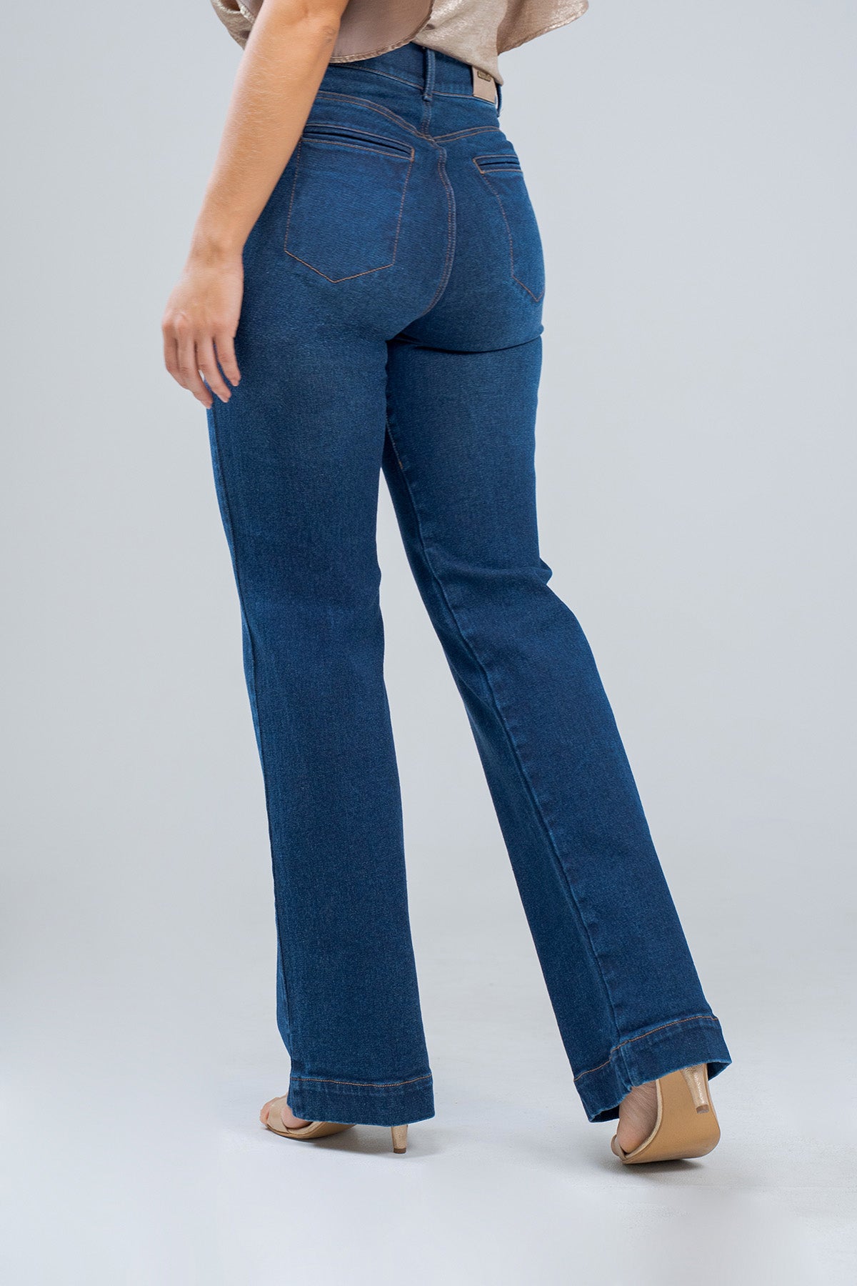 Jean flare tiro alto