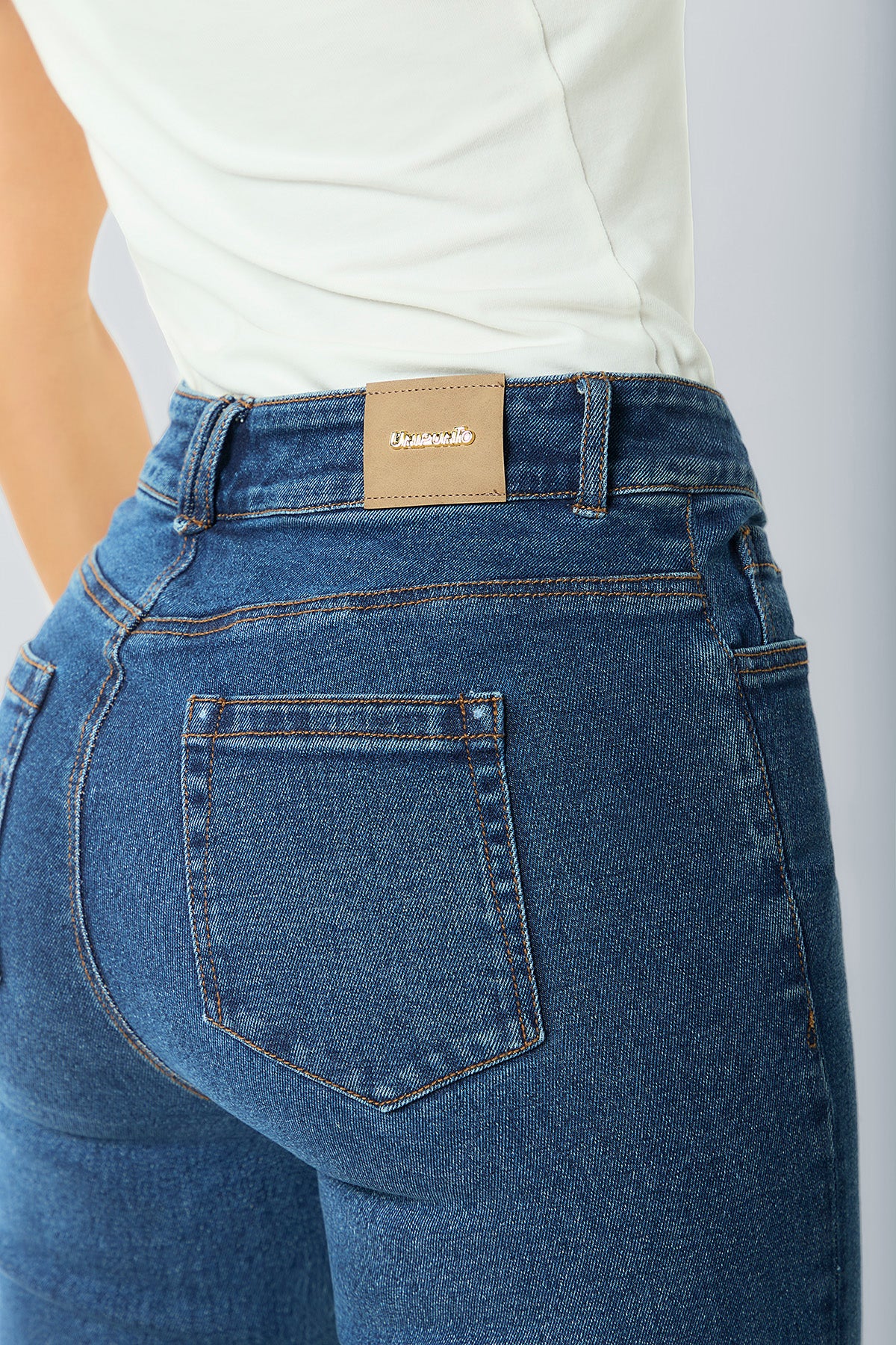 Jean bota recta 5 bolsillos