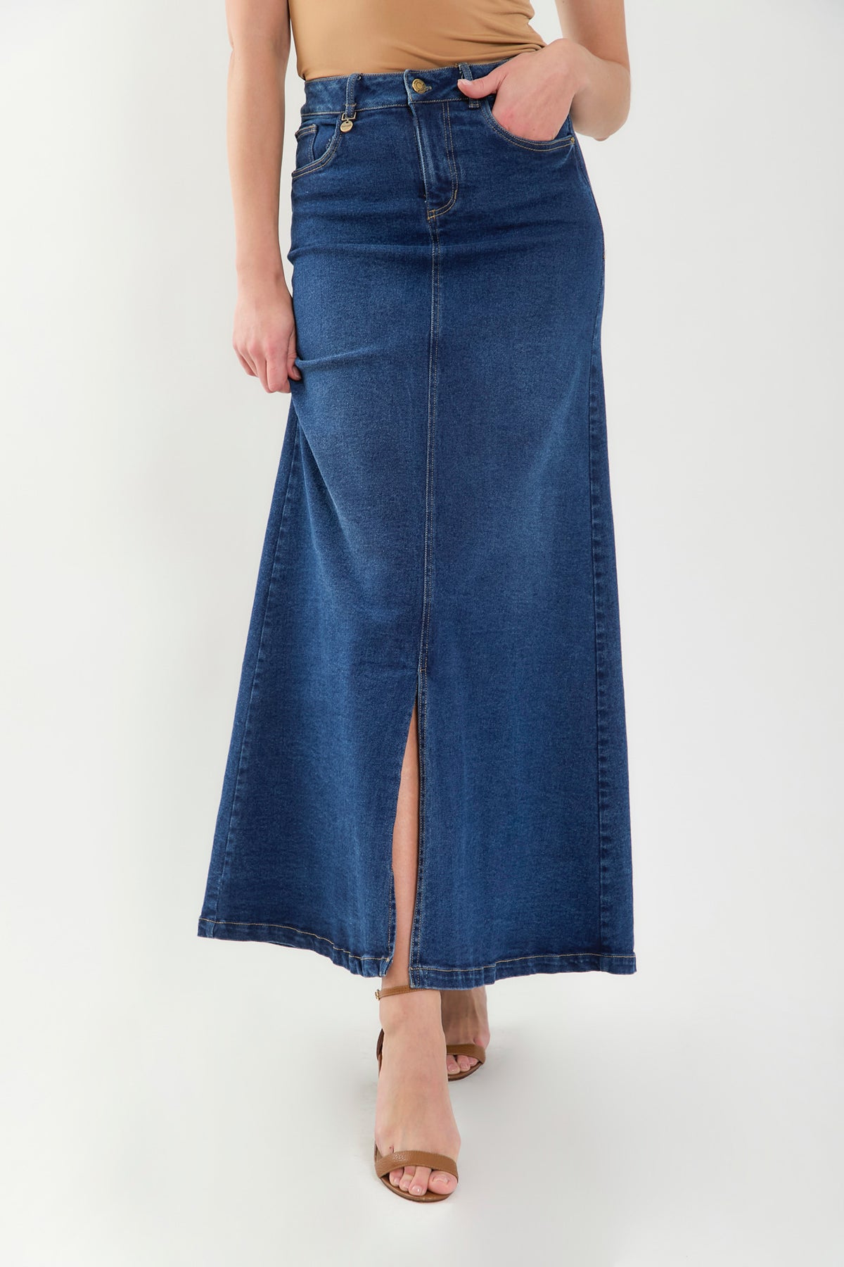 Falda larga en indigo con abertura en centro