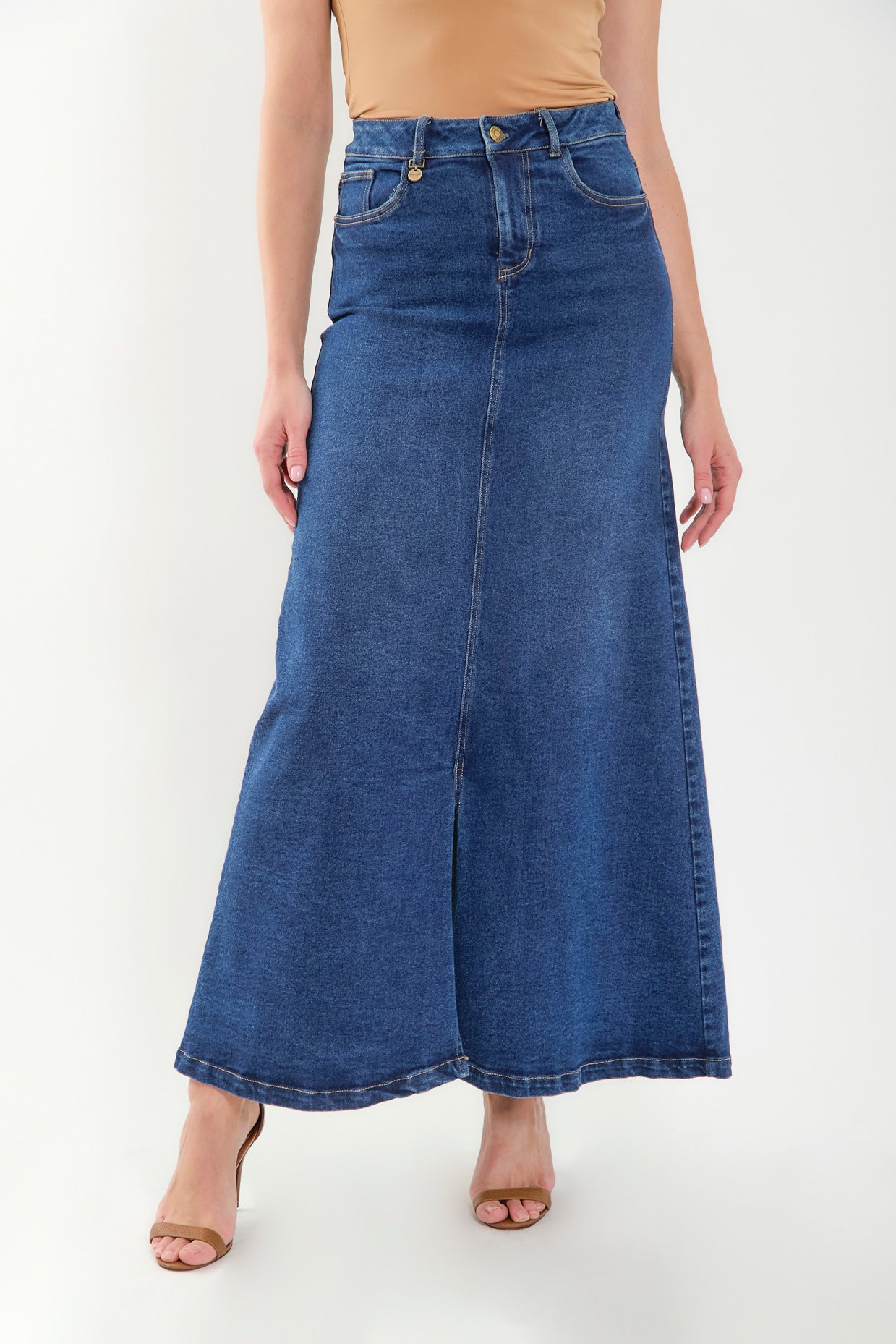 Falda larga en indigo con abertura en centro