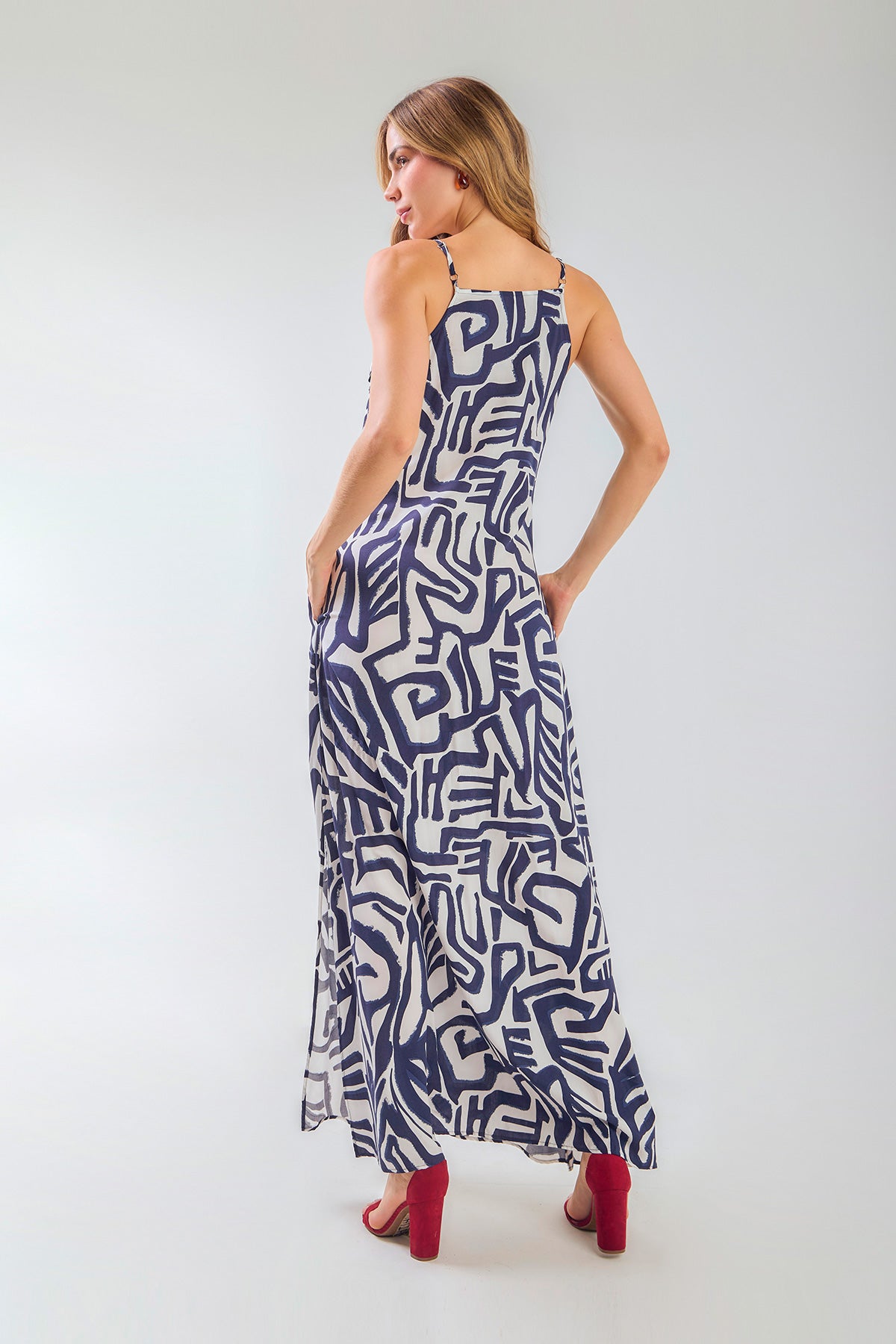 Vestido de tiras largo escote V con gola en rayón estampado