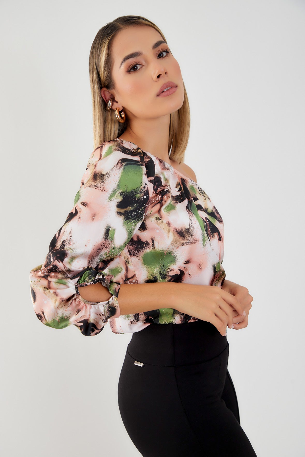 Blusa solo hombro estampada