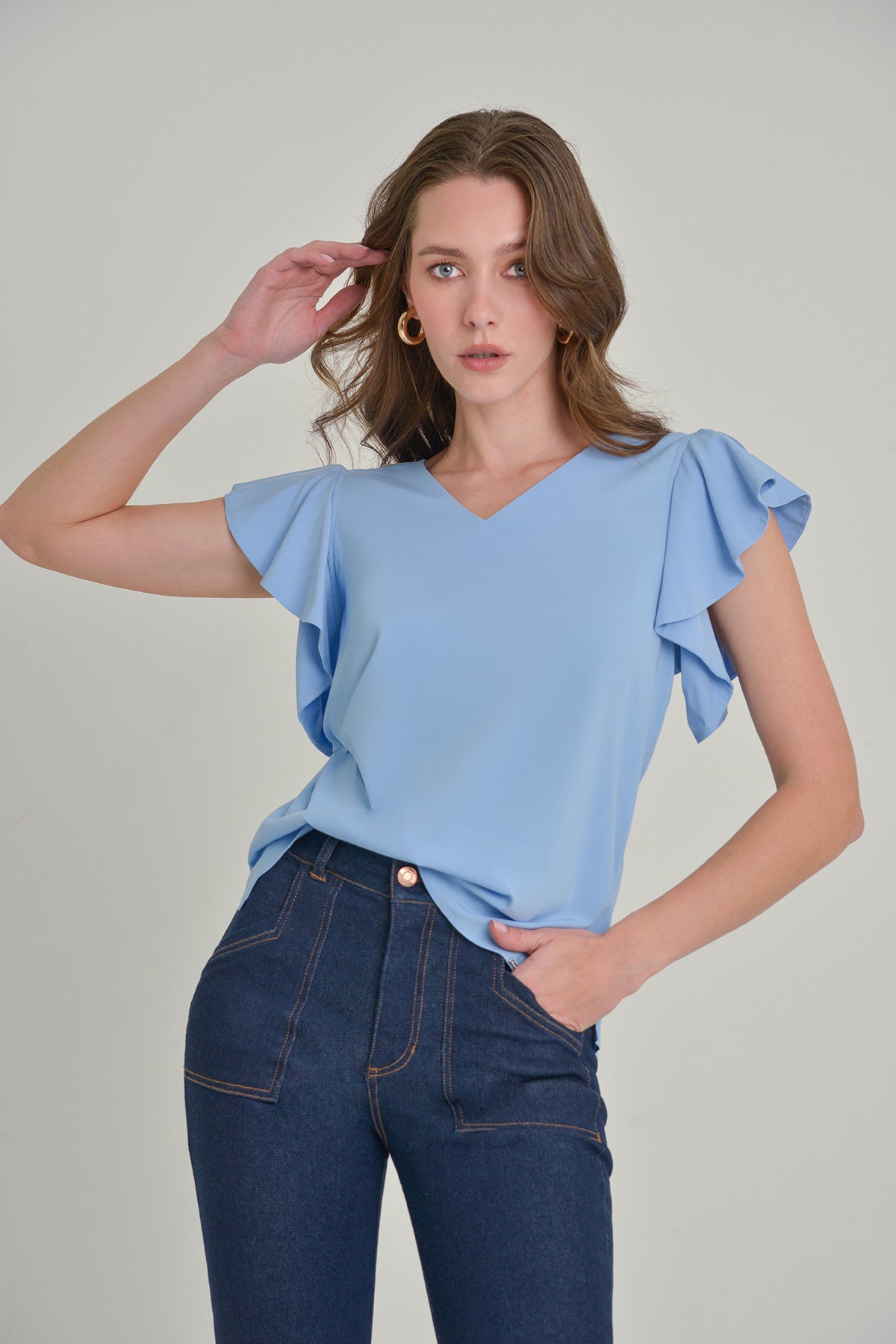 Blusa manga en golas abierta escote v en rayon