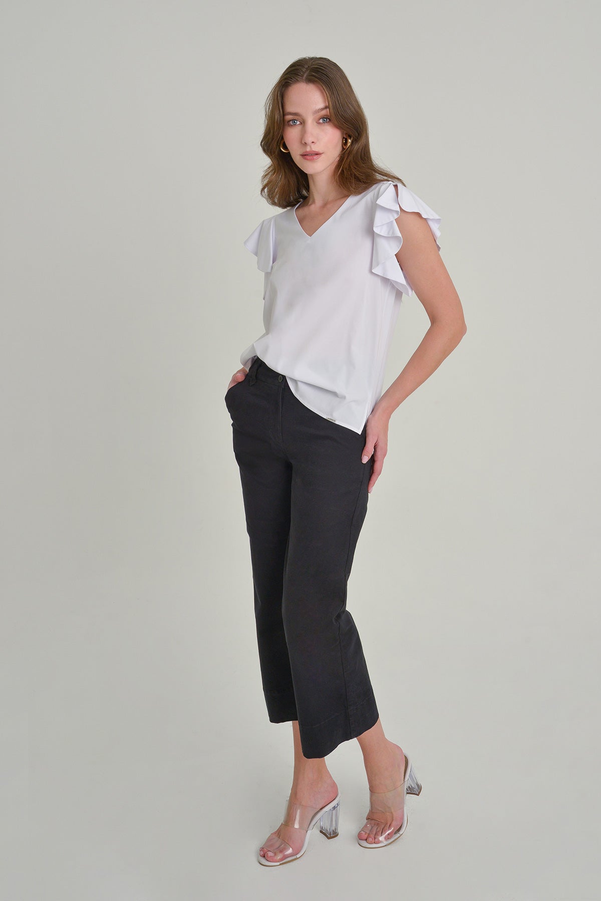 Blusa manga en golas abierta escote v en rayon