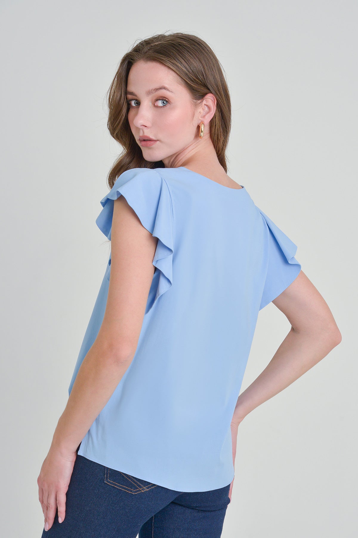 Blusa manga en golas abierta escote v en rayon