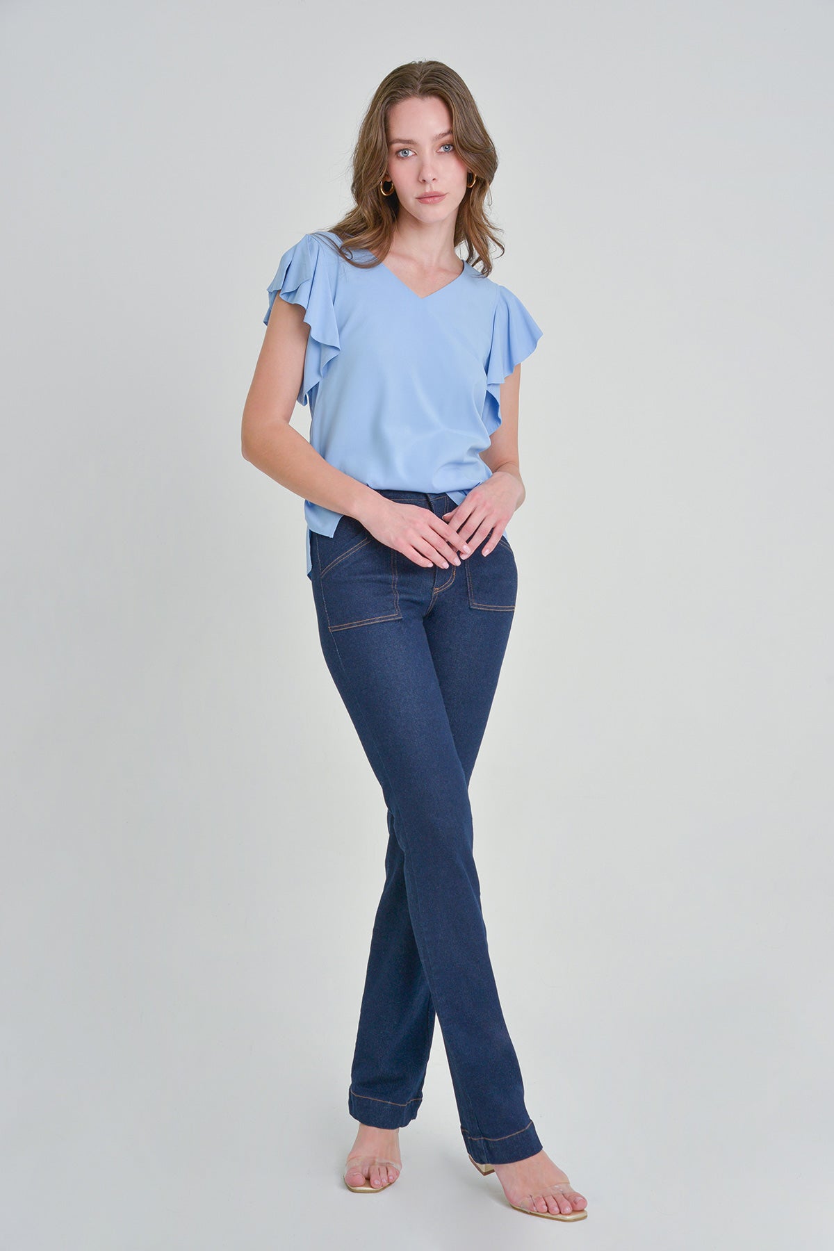 Blusa manga en golas abierta escote v en rayon