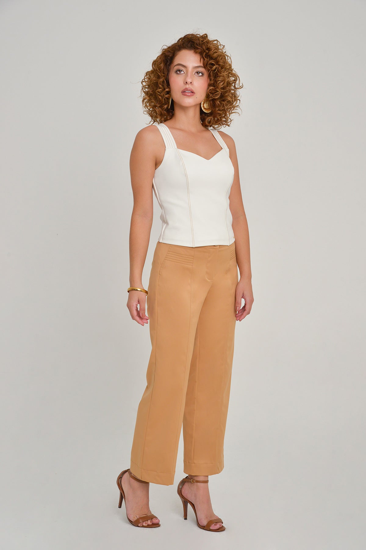 Blusa de tiras capitoneada en punto