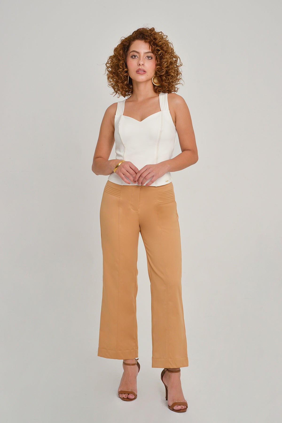 Blusa de tiras capitoneada en punto