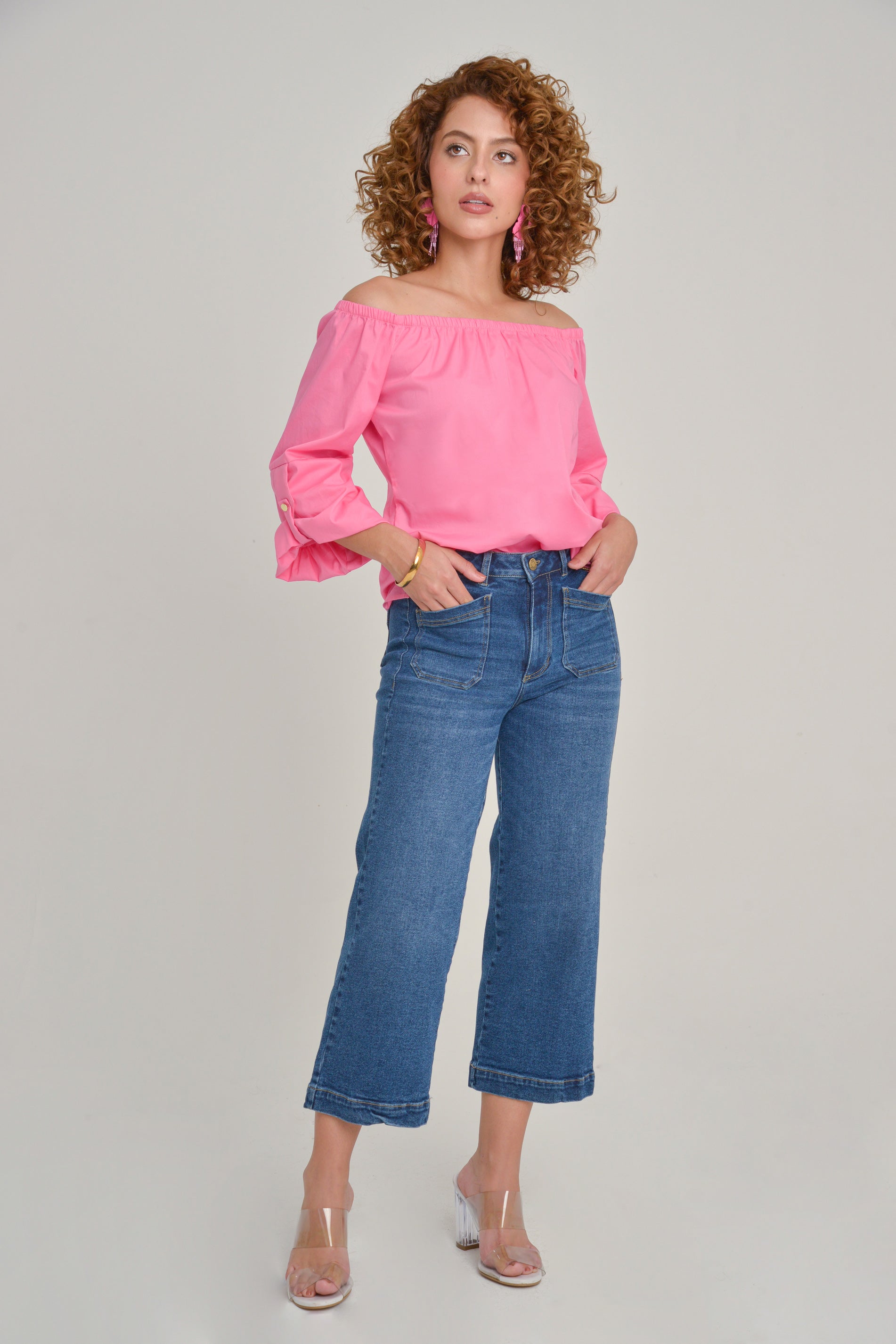 Blusa off shoulder en popelina manga con charretera