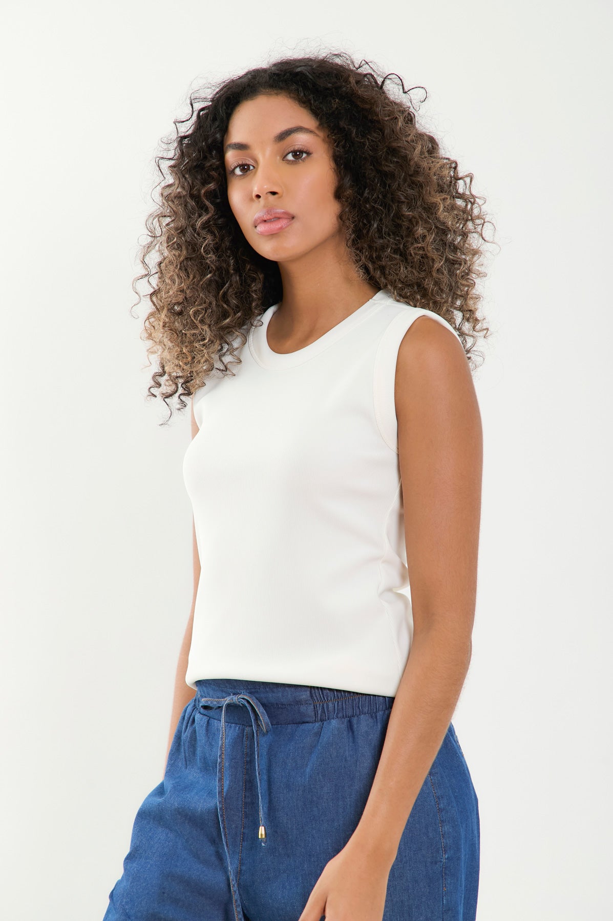 Camiseta manga sisa en rib