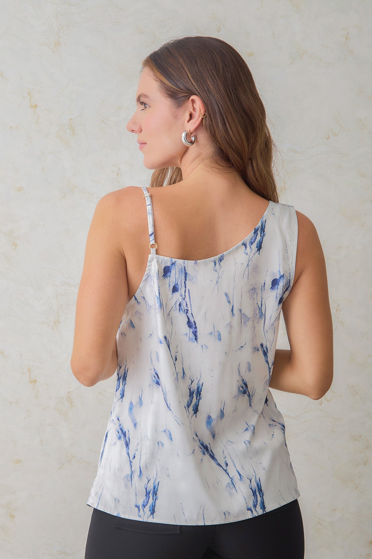 Blusa tiras en seda mamolada escote babero
