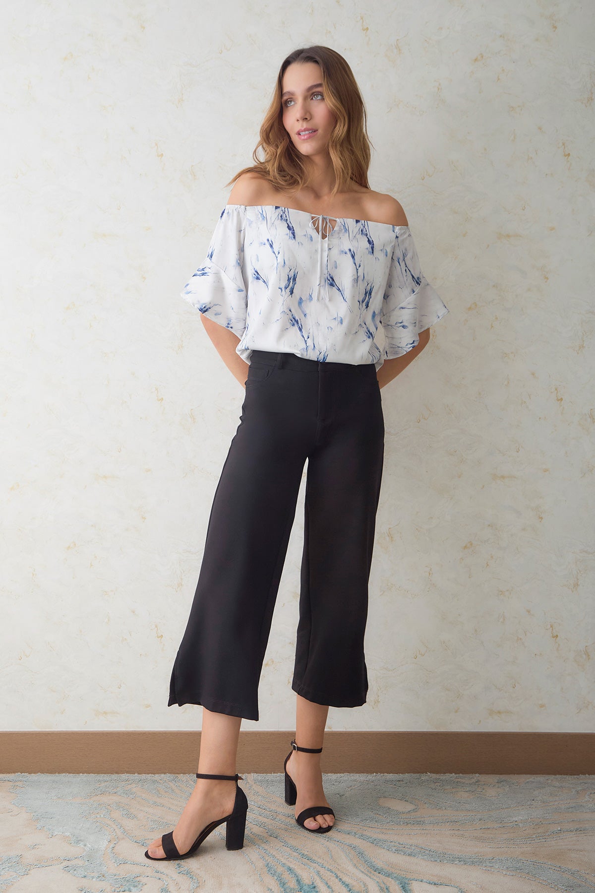 Blusa off shoulder en seda marmolada