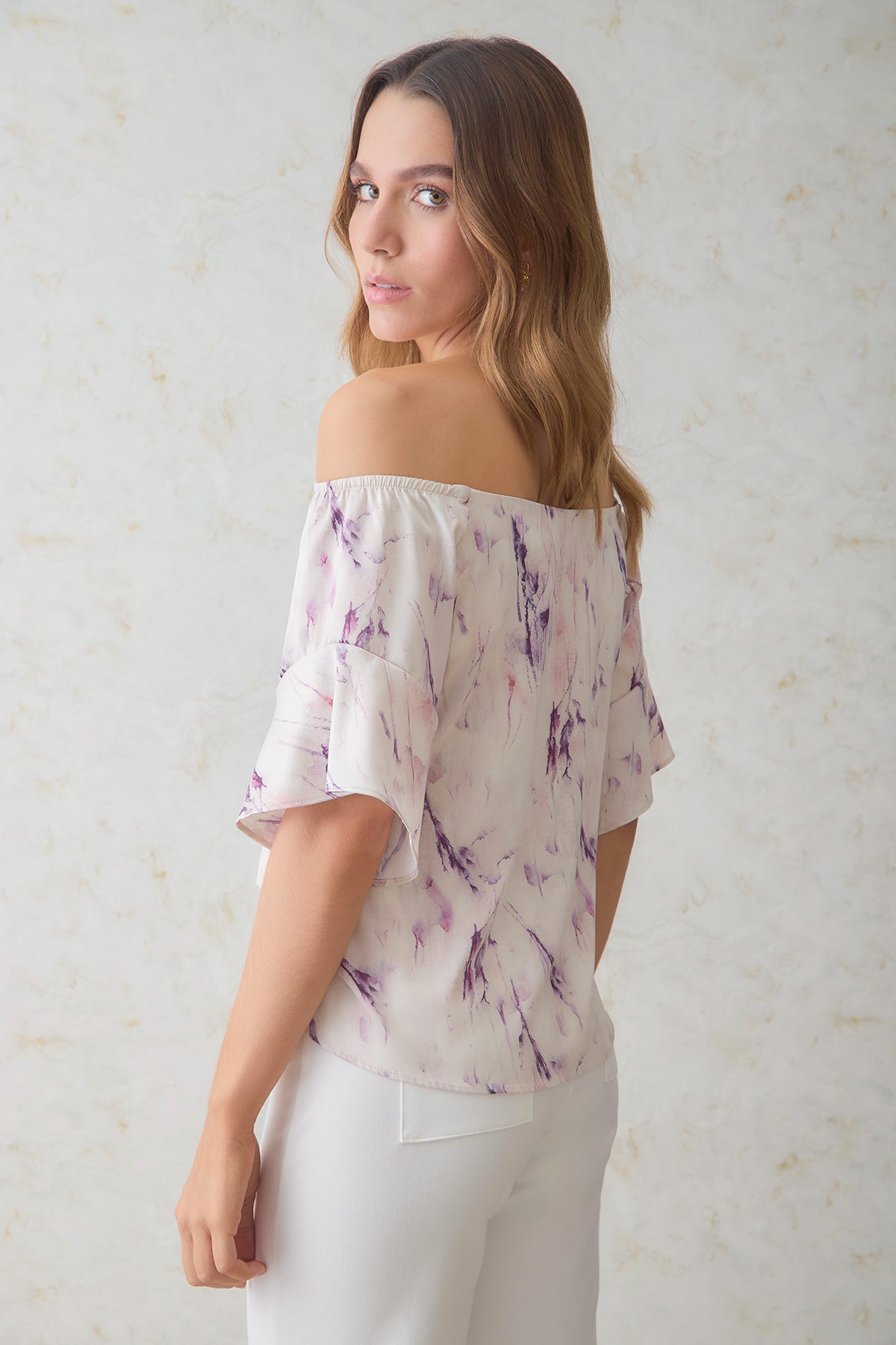 Blusa off shoulder en seda marmolada