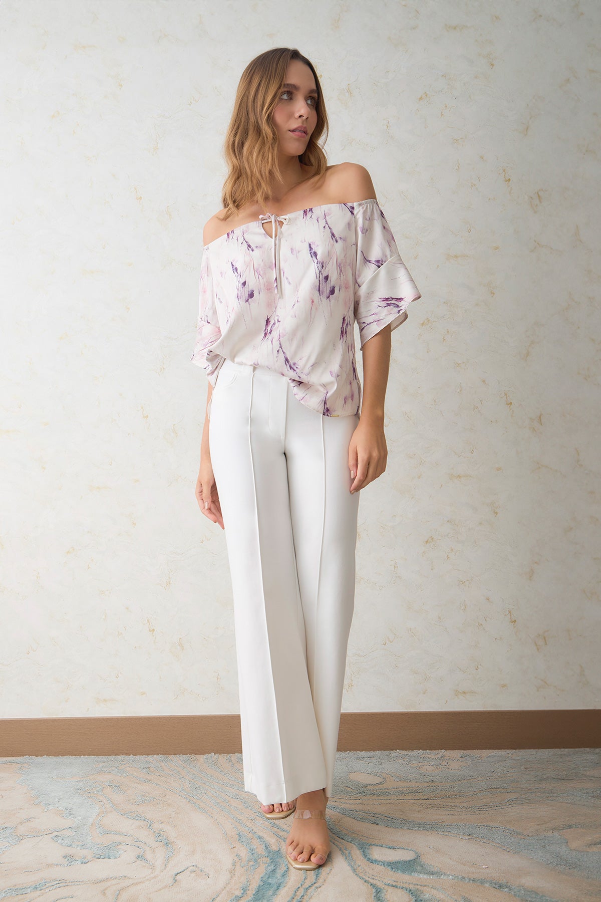 Blusa off shoulder en seda marmolada