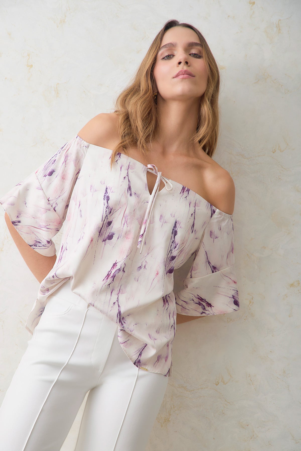 Blusa off shoulder en seda marmolada