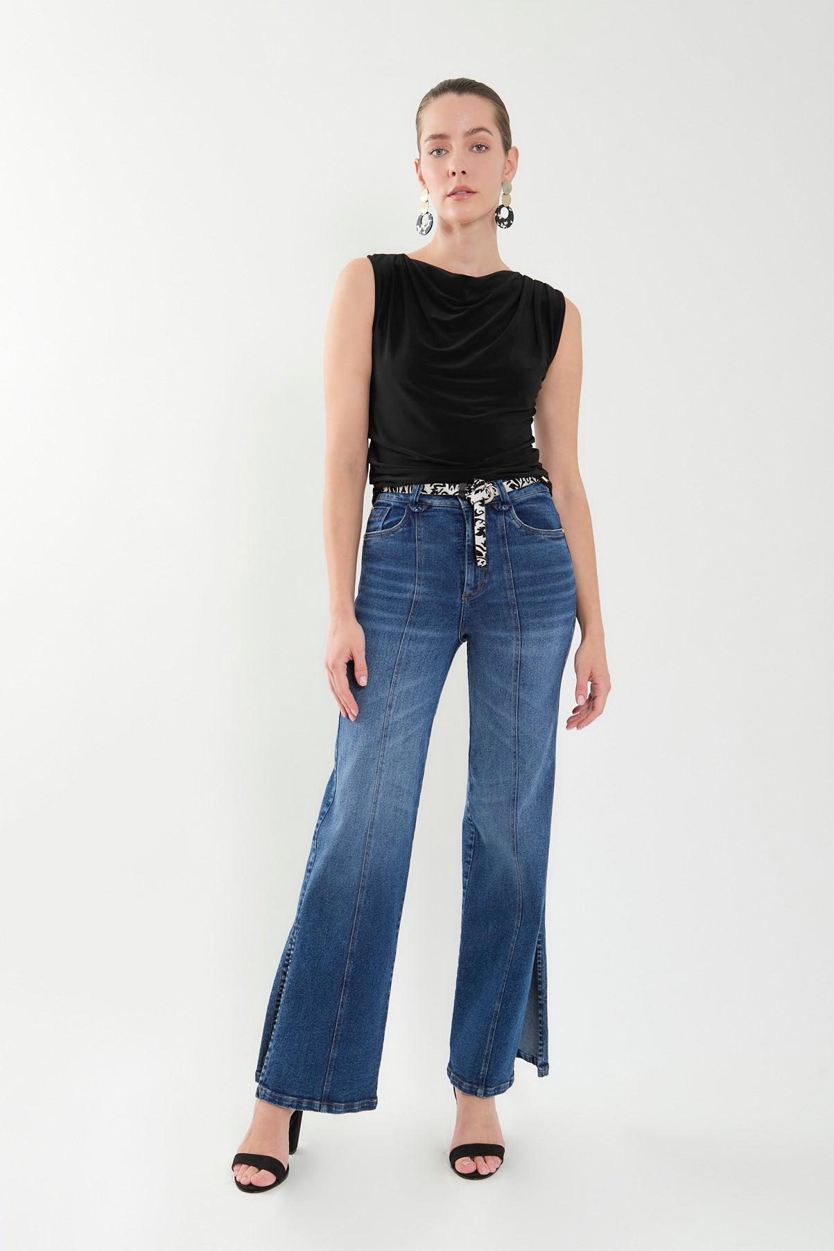 Blusa en punto escote cascada