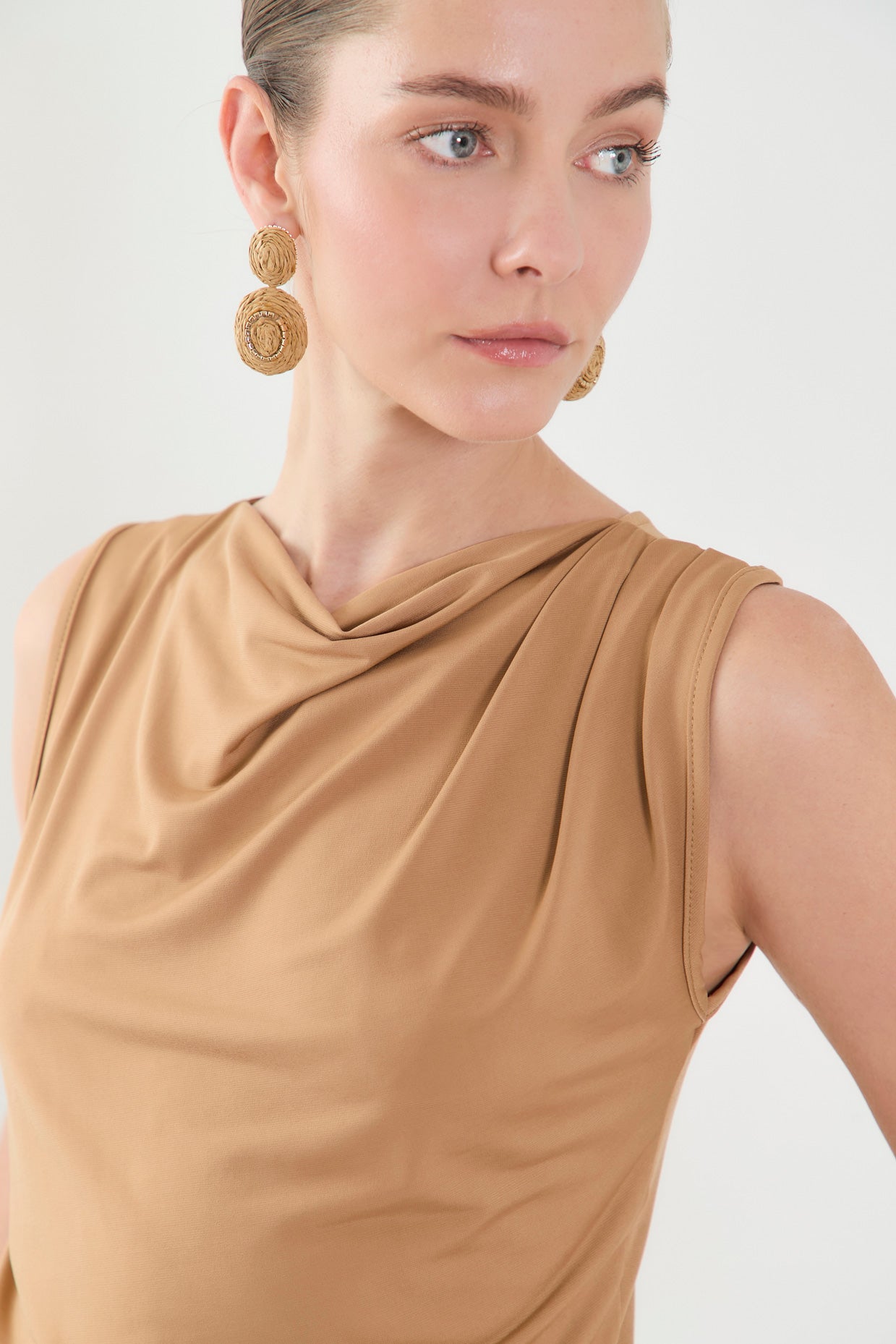 Blusa en punto escote cascada