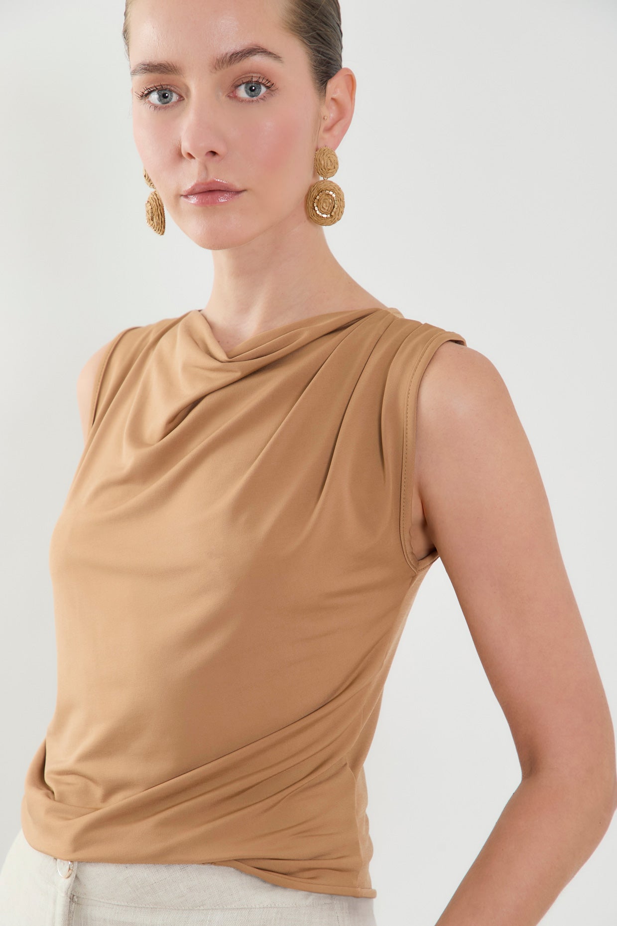 Blusa en punto escote cascada