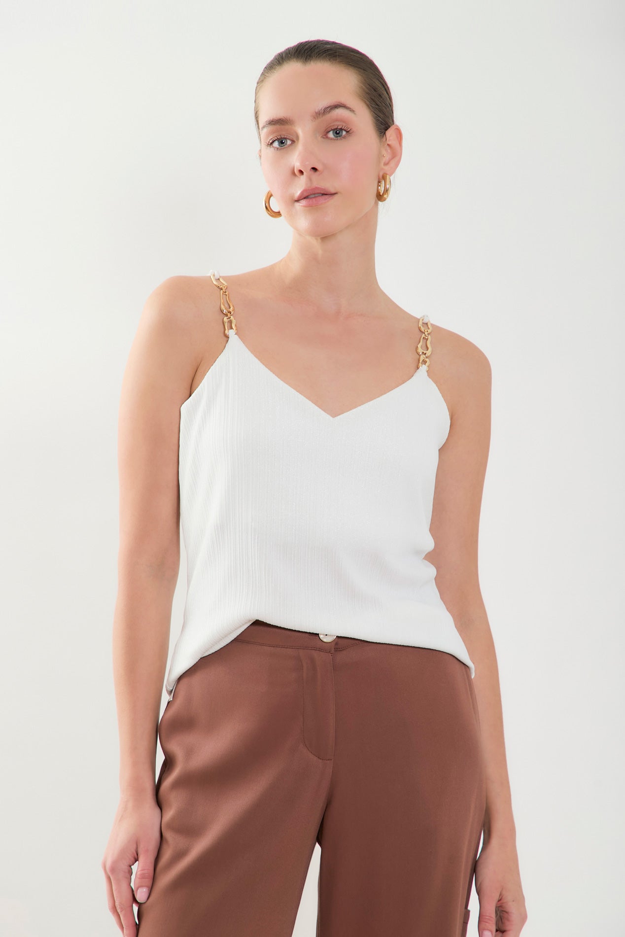 Blusas de tiras con herraje cadena en punto efecto foil