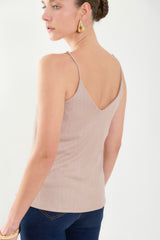 Blusas de tiras con herraje cadena en punto efecto foil