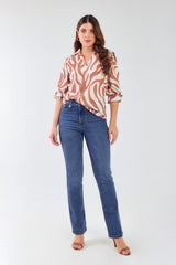 Blusón manga 3/4 con herraje estampado efecto lino