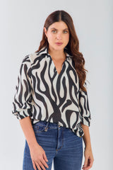 Blusón manga 3/4 con herraje estampado efecto lino