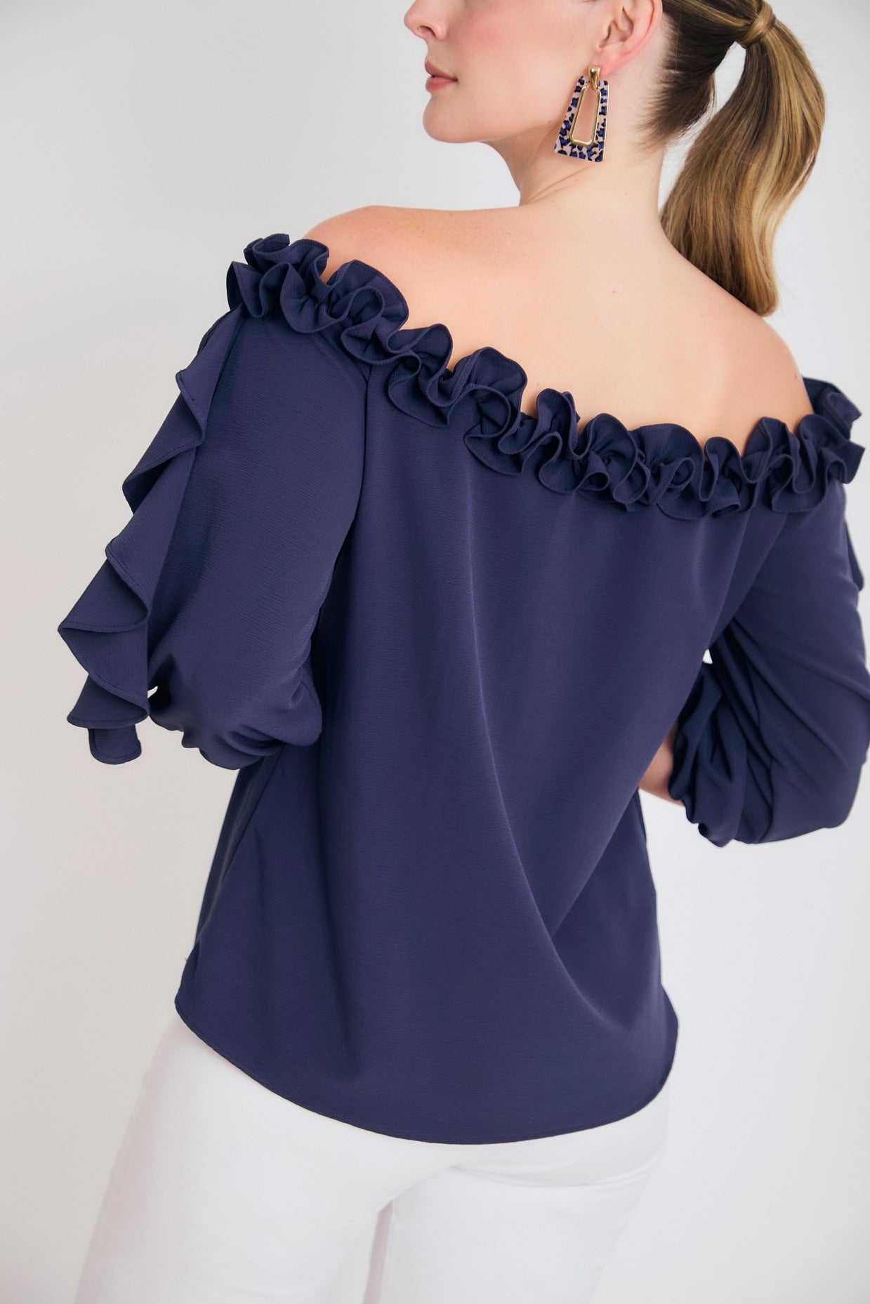 Blusa off shoulder ruche