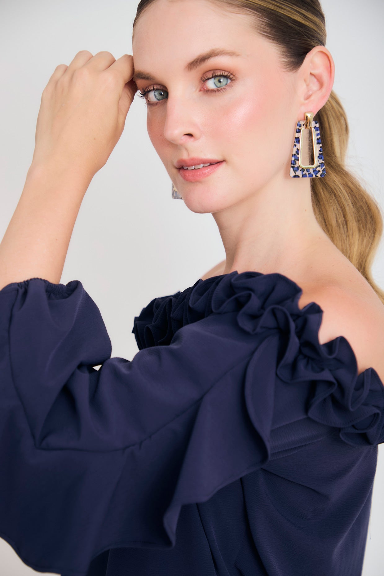 Blusa off shoulder ruche