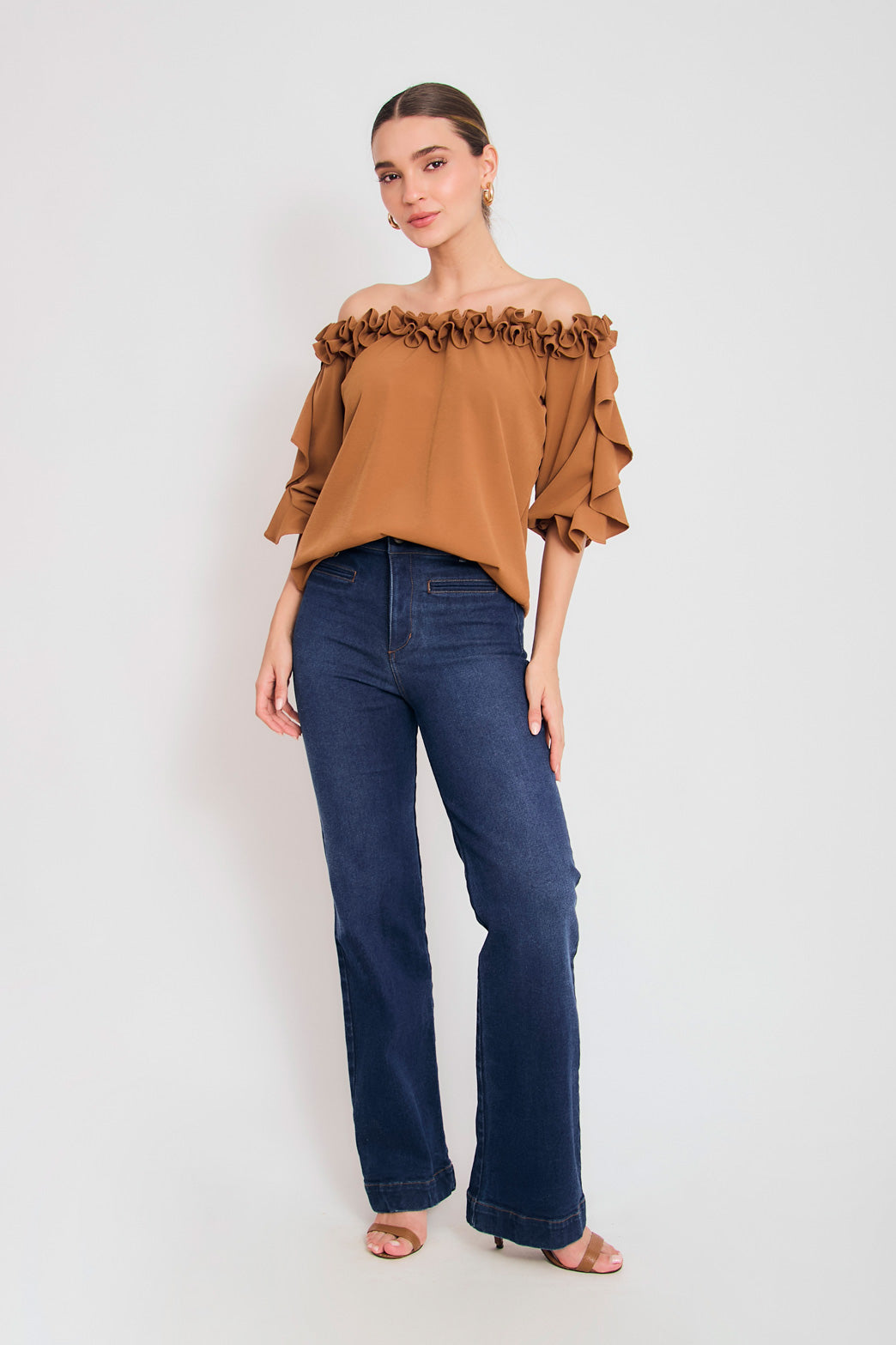 Blusa off shoulder ruche