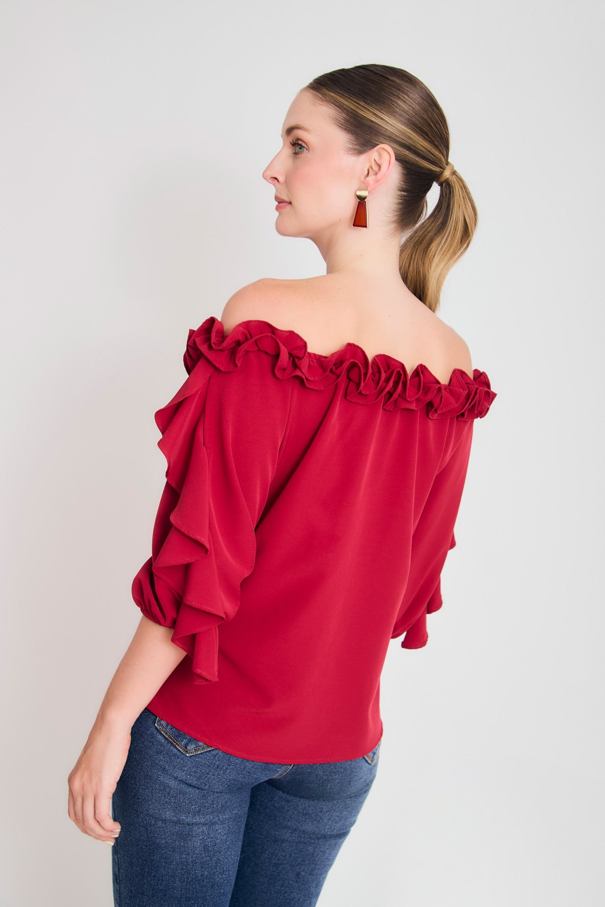 Blusa off shoulder ruche