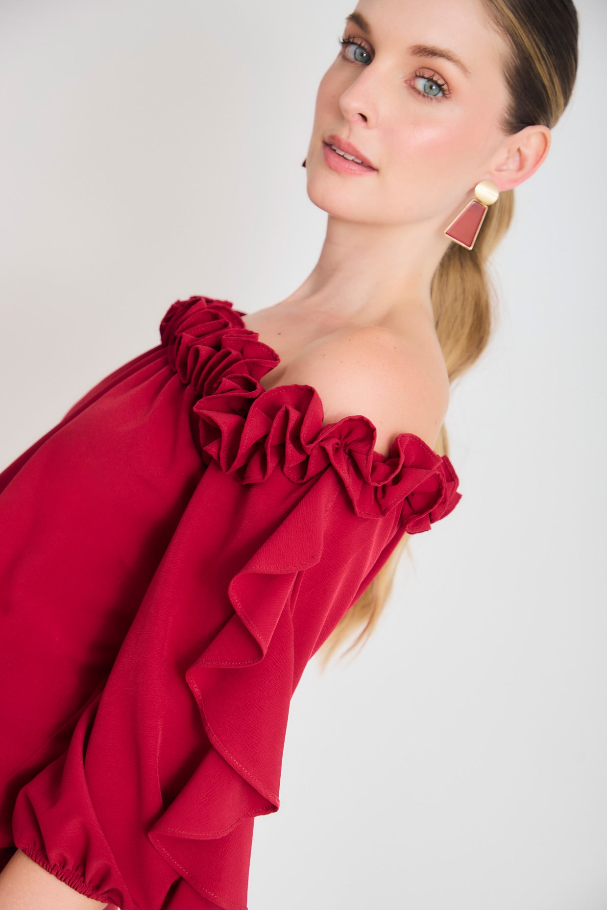 Blusa off shoulder ruche