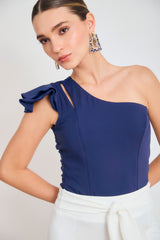 Blusa solo hombro capas