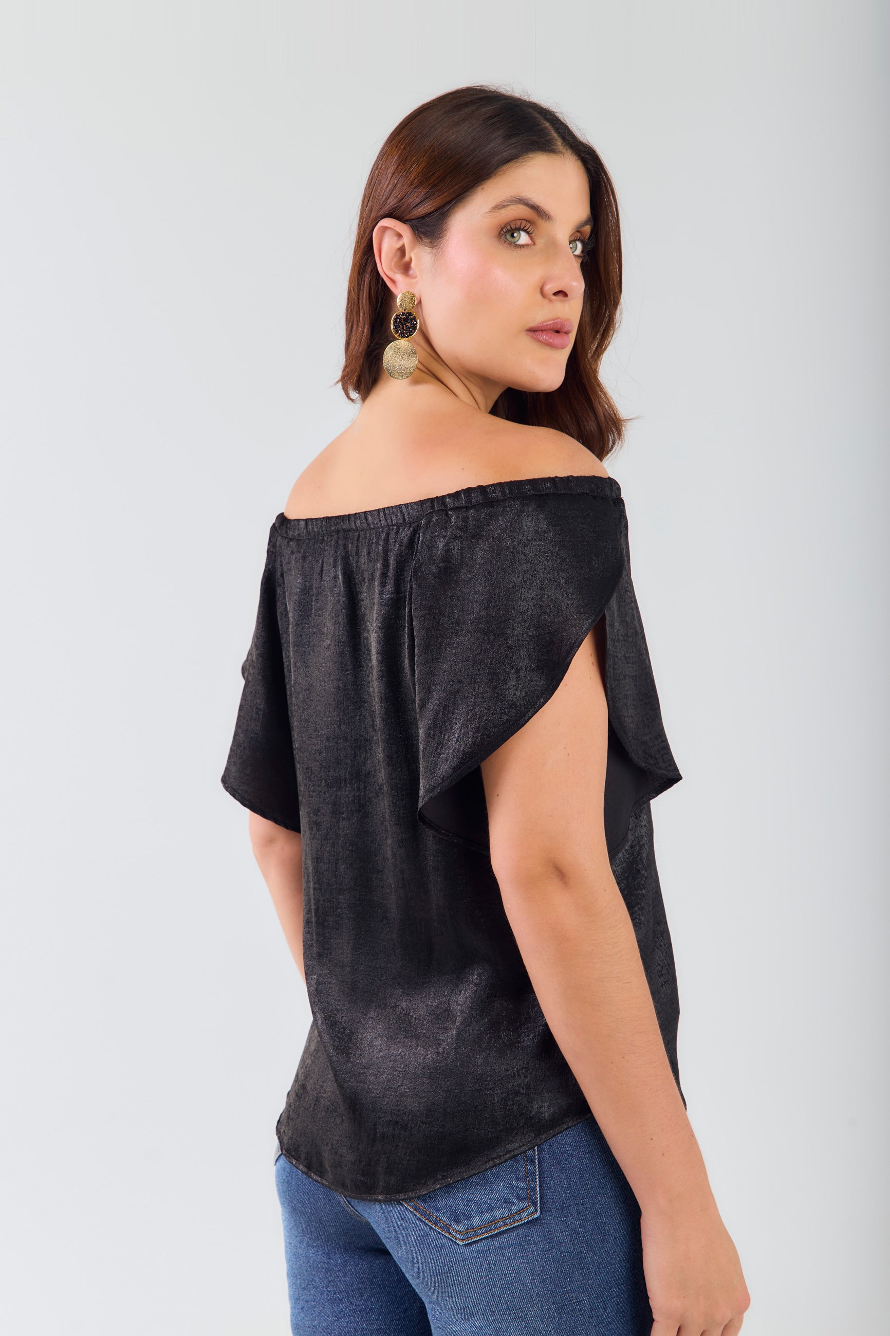 Blusa off shoulder manga cruzada efecto brillo