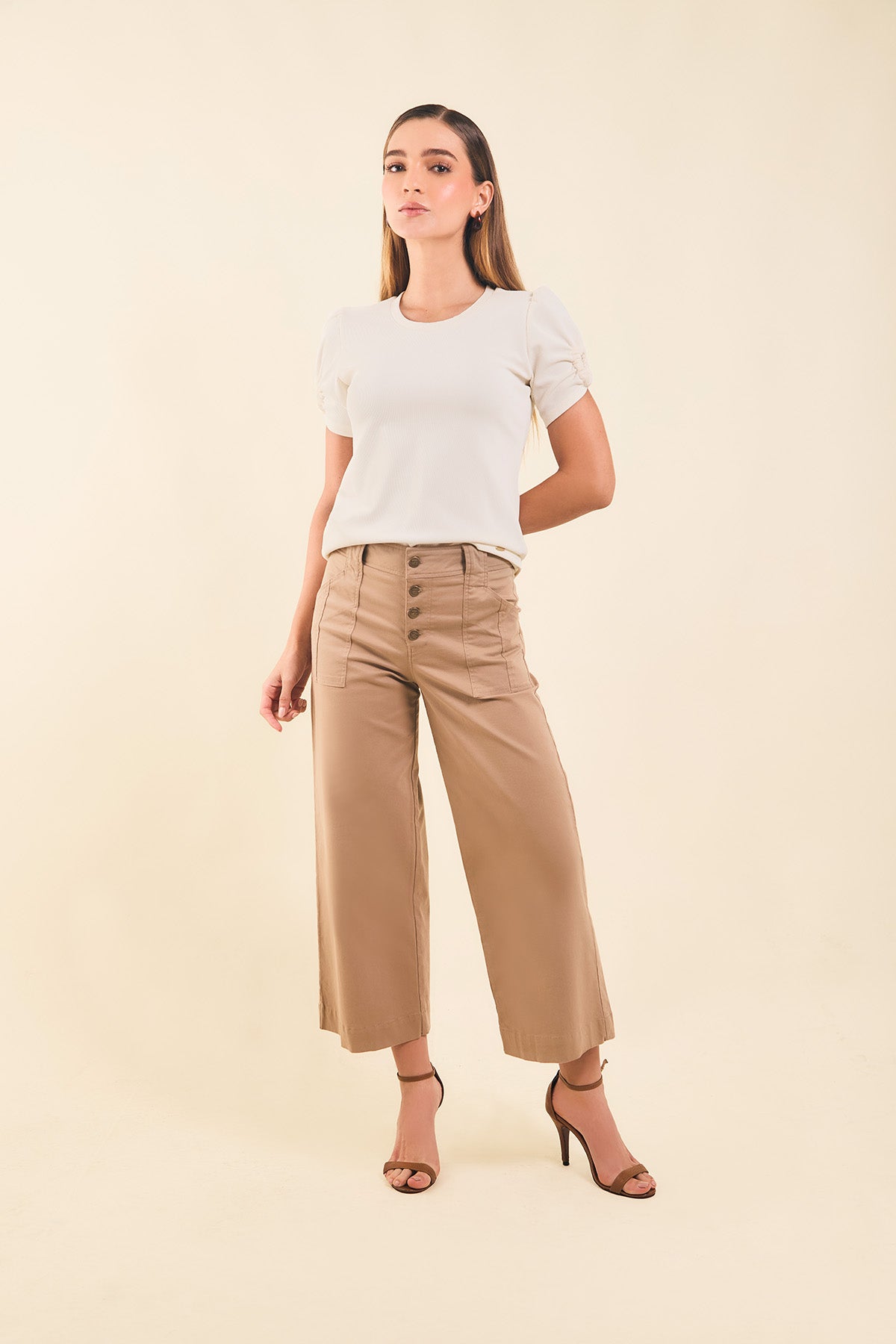 Blusa m/c con abertura y canal