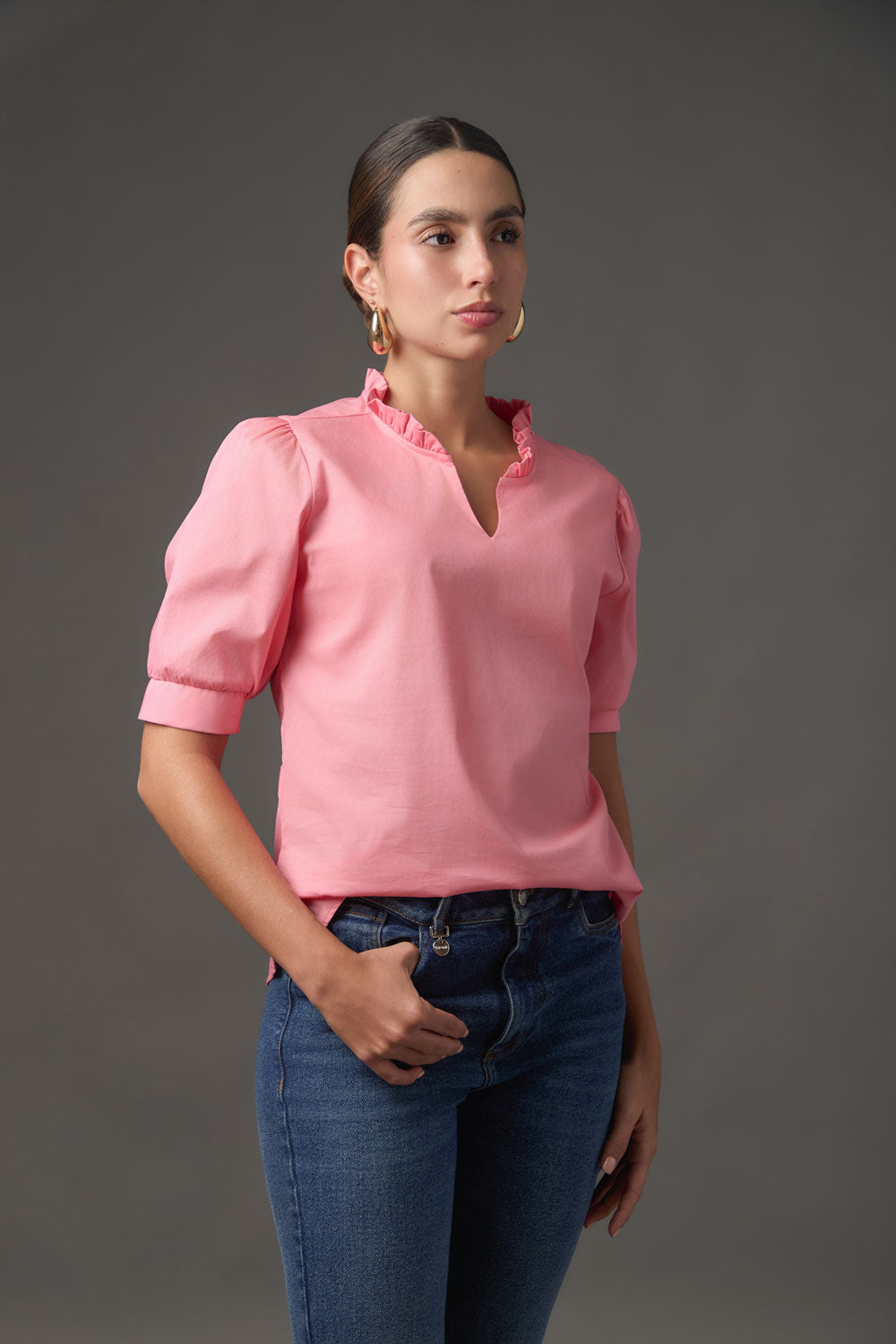 Blusa para Mujer en Popelina Stretch Azul Claro con Cuello Victoriano