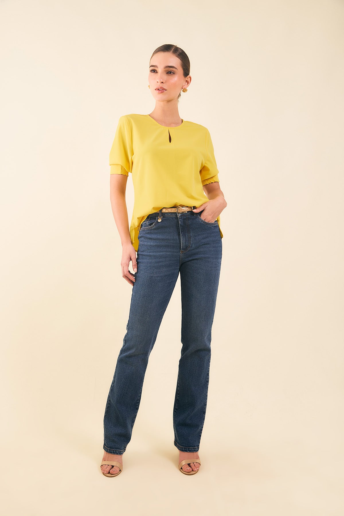 Blusa manga corta resortada